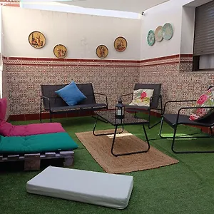 Apartamento Patio Privado, Parking Gratis Y A Un Paso Del Vial, Córdoba